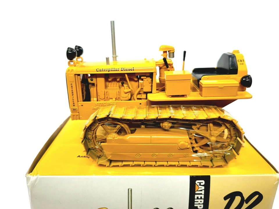 Caterpillar Cat D2 Crawler Tractor 2003 NTTC - SpecCast 1:16 Scale #CUST773 New - Image 2 of 4