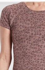 Athleta Momentum Seamless M Short Sleeve Tee Hearth Rose Animal Print 089