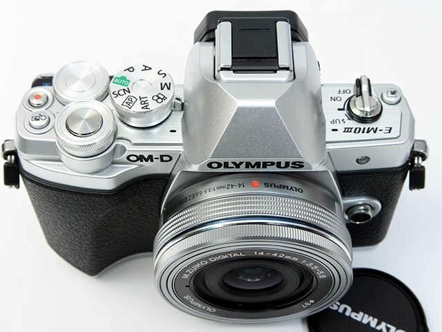 Olympus OM-D E-M10 Mark III 16MP Mirrorless Digital Camera with 14