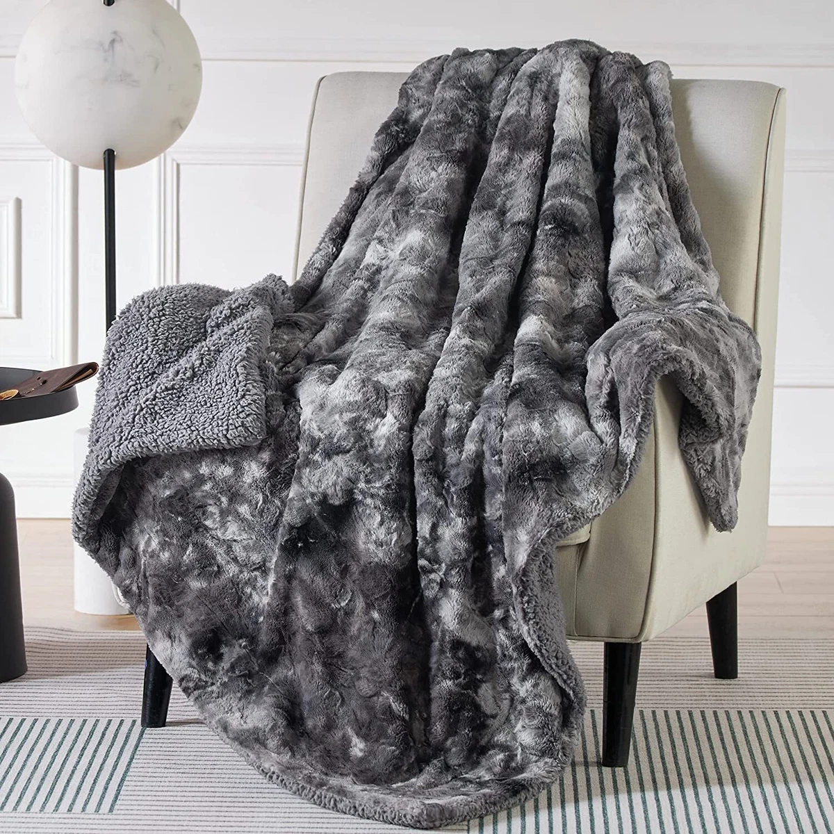 BEDSURE Super Soft Faux Fur Throw Blanket for Couch - Grey Fuzzy Plush  Sherpa Co