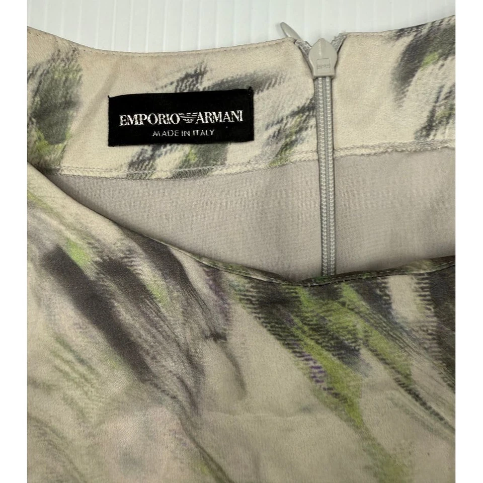 Vestido midi sin mangas con estampado de palmeras gris verde estampado abstracto Emporio Armani Foto 3 de 4