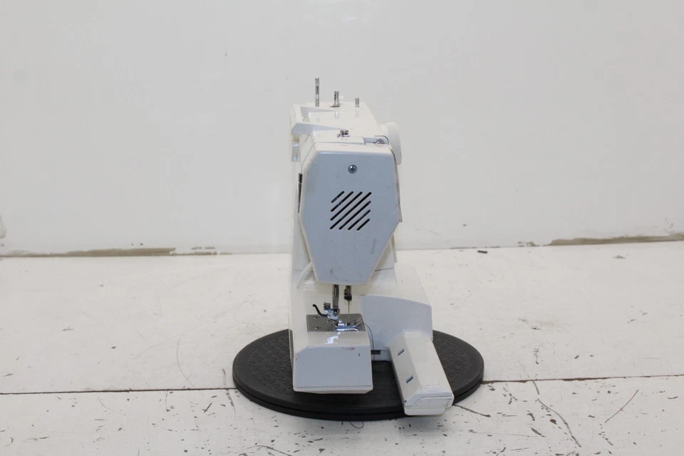 Máquina de coser Bernette 680 - sin probar tal cual Foto 2 de 4