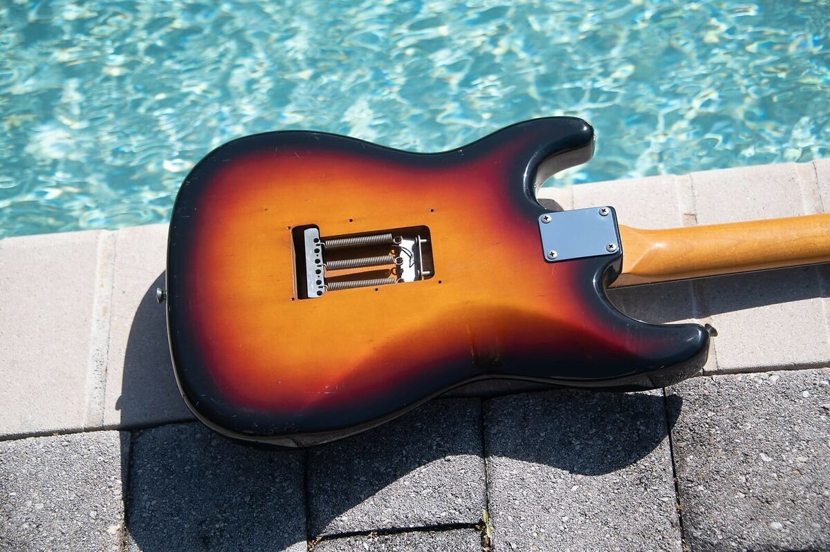 1986 Squier By Fender E Serial Stratocaster - Sunburst -Made 1986 Squier By Fender E Serial Stratocaster - Sunburst -Made