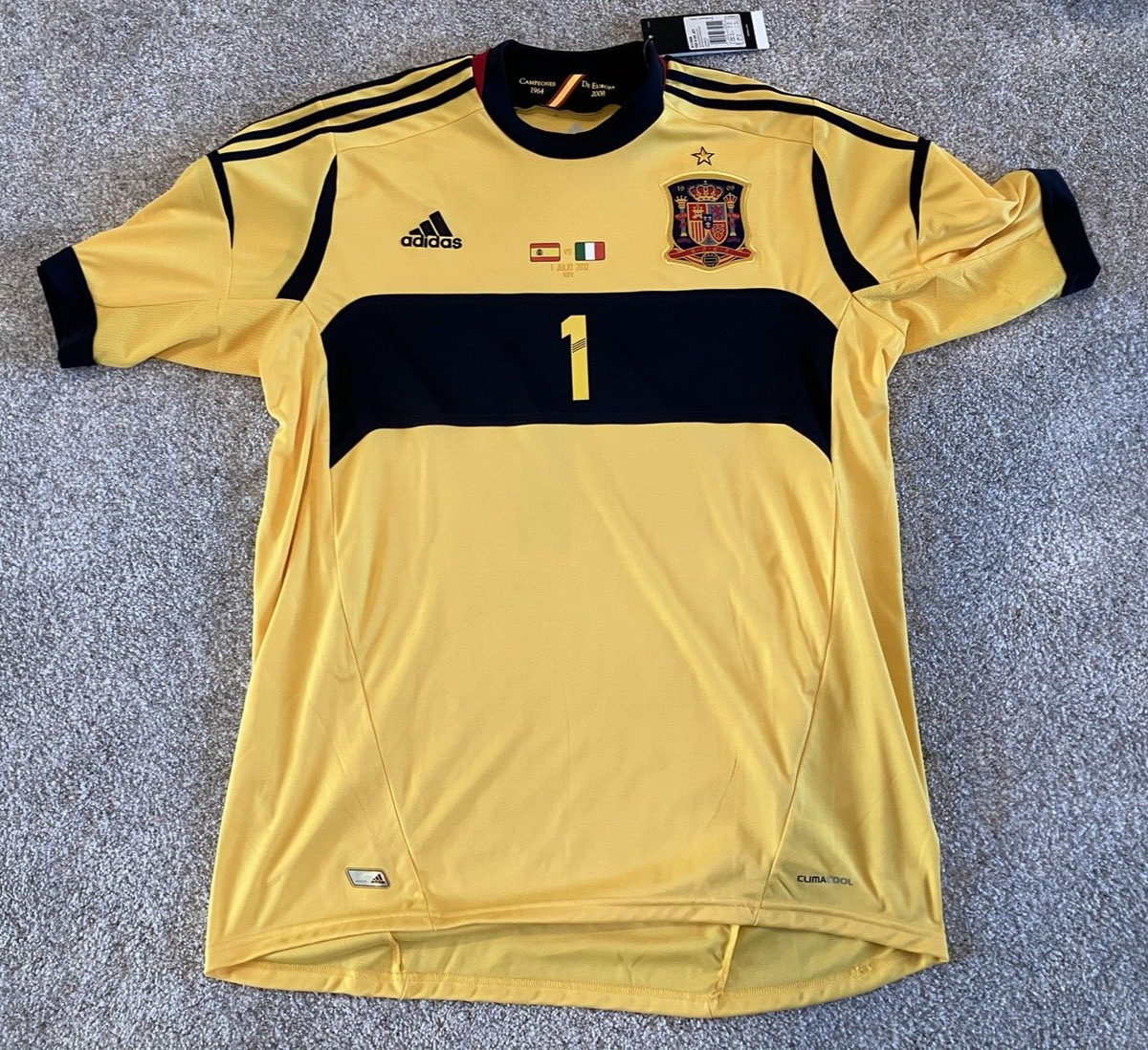 Spain adidas Euro 2012 goalkeeper jersey shirt #1 Iker Casillas XL
