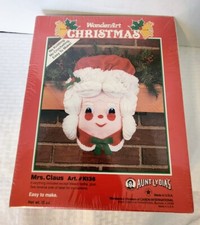 AUNT LYDIAS 1991 WonderArt Christmas MRS. CLAUS K136 Felt Craft USA