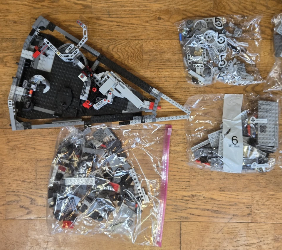 LEGO Star Wars First Order Star Destroyer 75190 *Complete, Partially Assembled* - Image 4 of 4