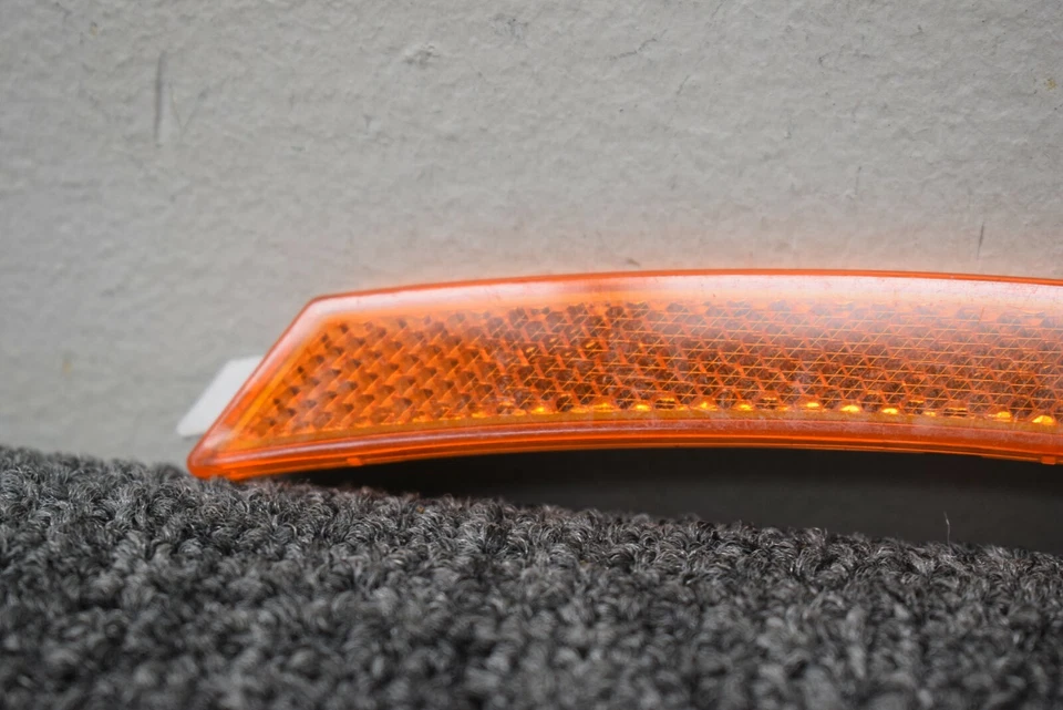 2007 宝马 535XI 侧标记灯工厂原始设备制造商 — 第 2/4 张图片