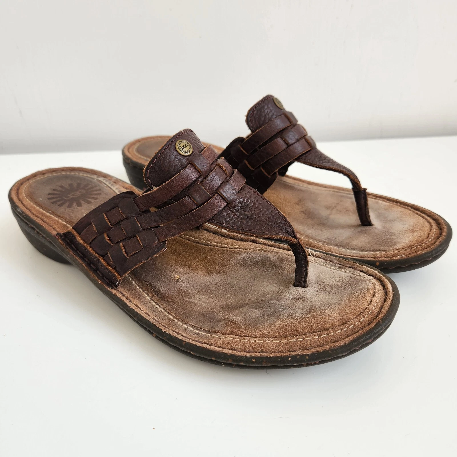 Sandalo donna UGG in pelle marrone con zeppa e tacco misura 7