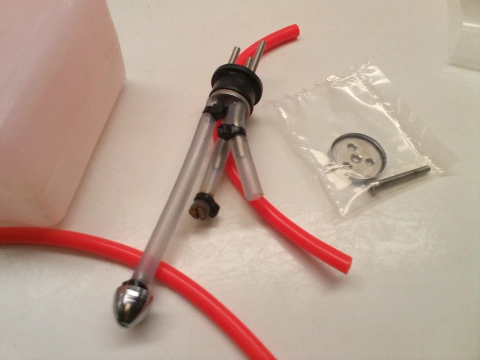 Quick Worldwide Quick 30 Pro RC Helicopter Feul Tank - Image 2 of 4