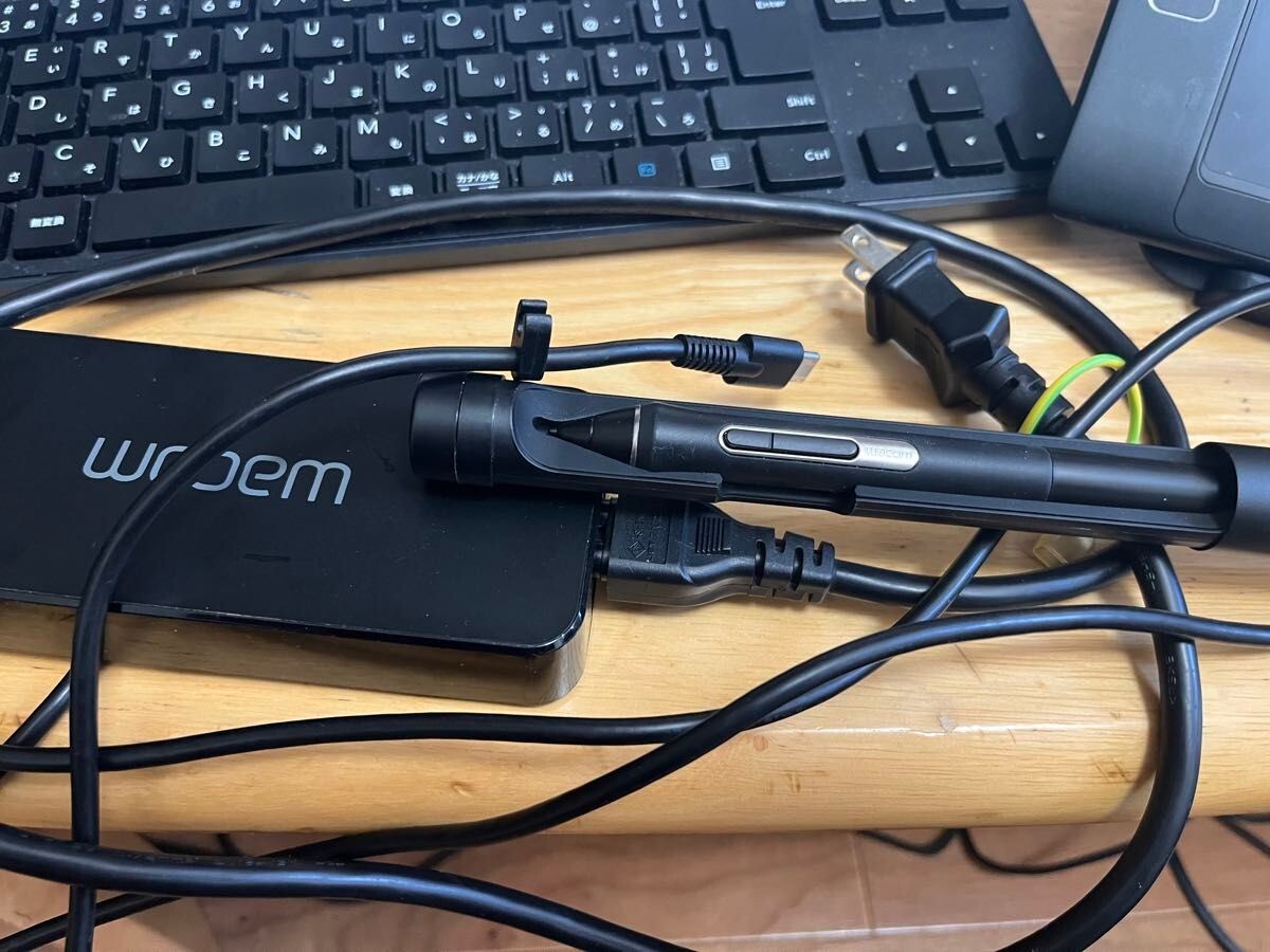 Wacom MobileStudio Pro13 DTH-W1320H/K0 High-end model Used Wacom MobileStudio Pro13 DTH-W1320H/K0 High-end model Used