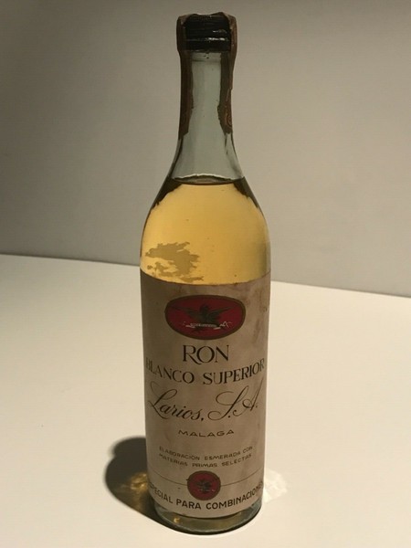  RHUM RUM RON LARIOS S.A. BLANCO SUPERIOR MALAGA ESPAÑA SIMILAR BACARDI AÑOS 40