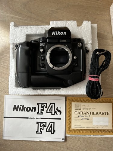 Boîtier NIKON F4s + MB21 +DP20+ BOX/manuals - Photo 2/16