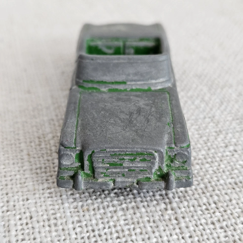 Coche de metal fundido a presión convertible Studebaker Lark años 60 vintage  Foto 3 de 4