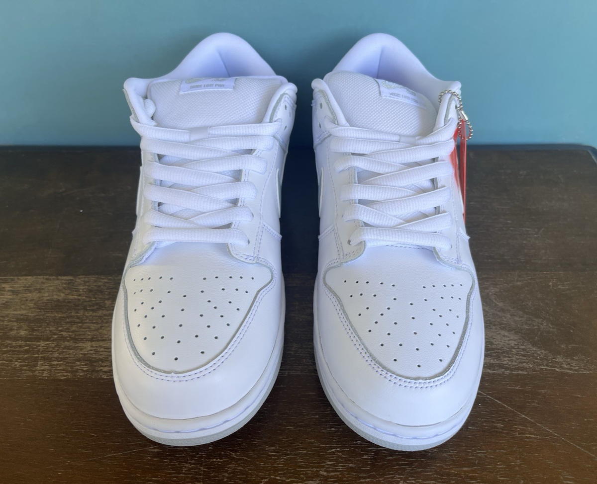 Nike SB Dunk Low x Supreme White/Metallic Silver Men's Size 11