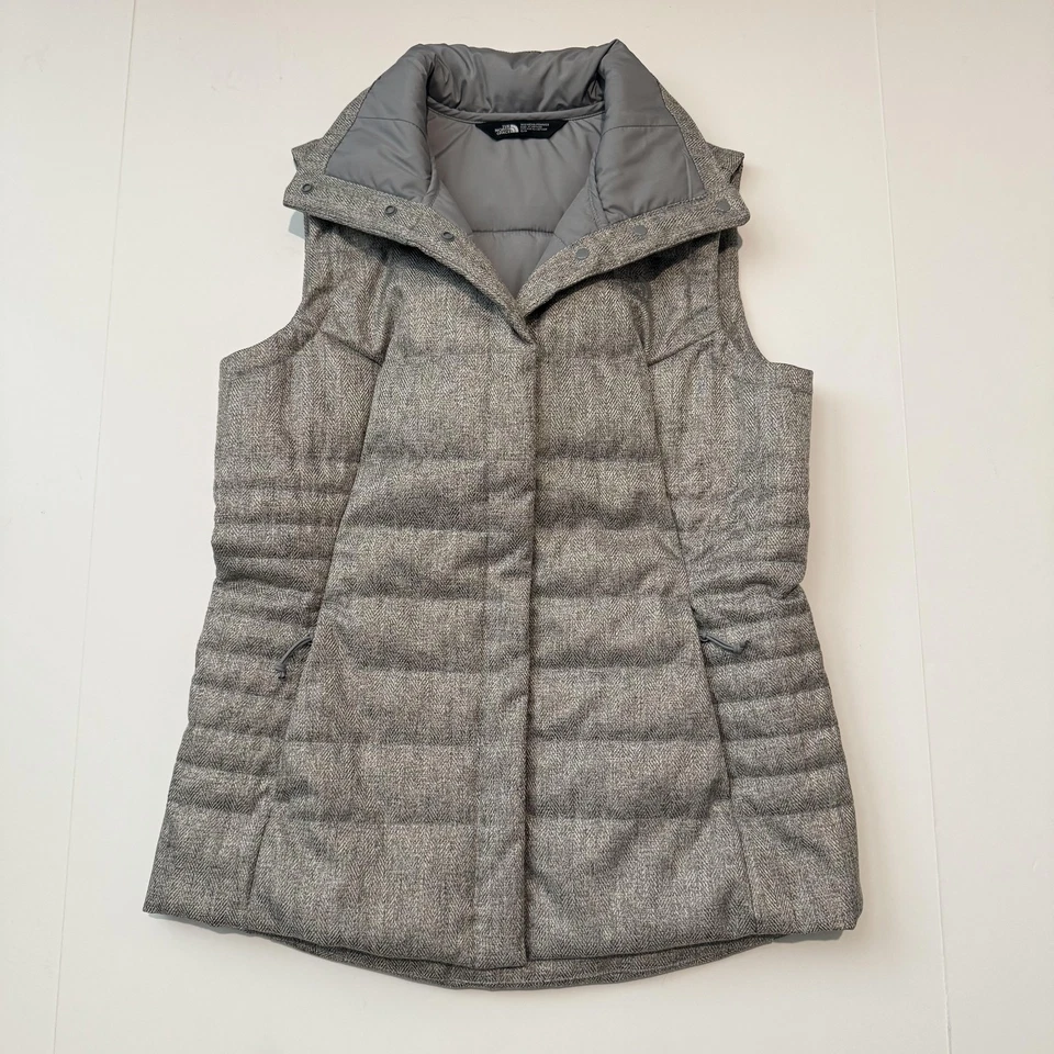 Жилет женский North Face маленький серый в елочку пуховик стеганый утепленный NF0A3KGK - Изображение 2 из 4