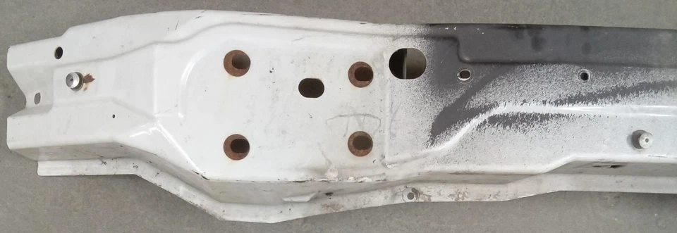 Barra de refuerzo de parachoques trasero Lincoln Mark VIII 1993-1998 352 F7LZ17906AA  Foto 2 de 4