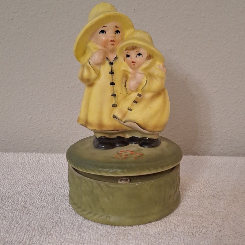 Vintage Sankyo Music Box Children Yellow Raincoats Porcelain Musical WORKS