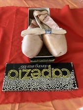 Vintage Capezio Pointe Shoes Pink Satin Ballet Slippers Sz 5.5 Box Worn 2x Prop