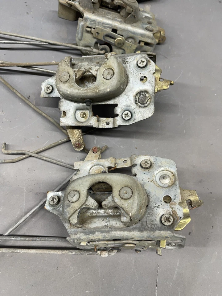 Ford Fairlane 1968-1971 4 puertas pestillos barras de bloqueo Mercury Montego Torino equipo original Foto 2 de 4