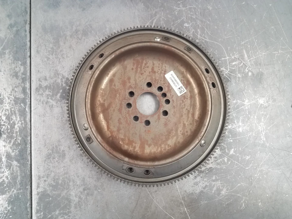 Mercedes Benz AMG C 63 2011 motor volante placa flexible #7010 A12 Foto 2 de 4