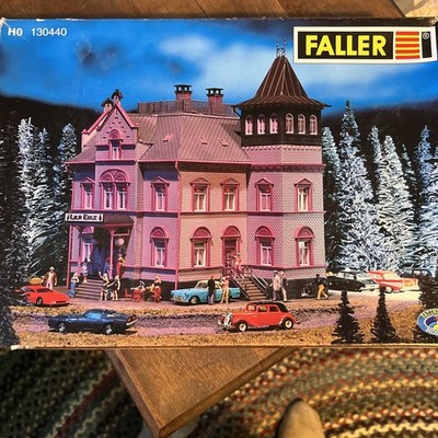HO scale Faller 130440 Nachtclub ''Lila Eule''  Bordello   NIB   KEN