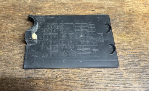 2020 JEEP COMPASS UNDERHOOD FUSE  / POWER DIST CENTER /PDC *COVER ONLY* 52027004