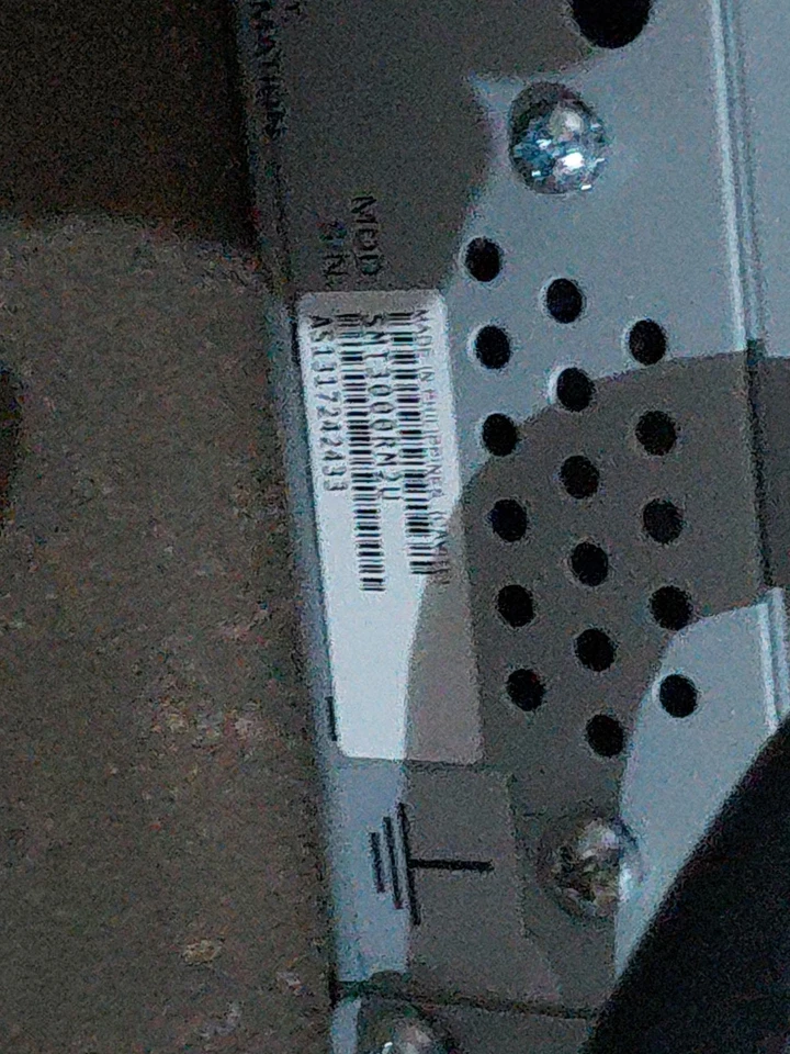 DENTED 阅读! Liebert GXT4-3000RT120T 3000伏安 2700W 机架 塔式 UPS 电池备用 — 第 3/4 张图片