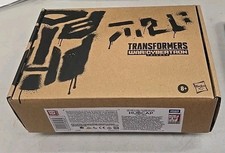 Transformers Generations Selects Hubcap DLX Class NEW SEALED