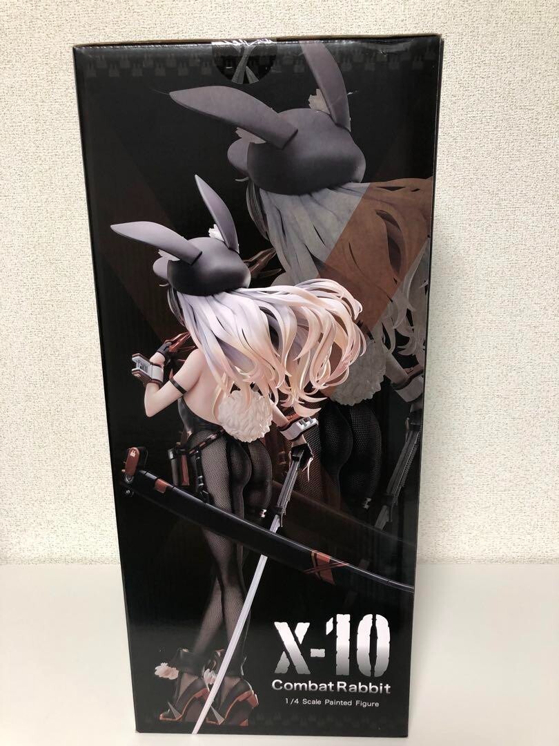 X-10 Combat Rabbit 1/4スケールフィギュア s-l1200.jpg