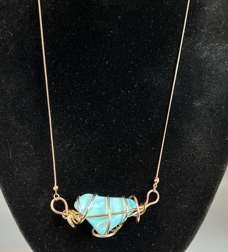 NECKLACE Gold Tone Chain Wire Wrapped Turquoise Stone, Well Made Super Cool!