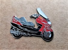 AS YAMAHA YP250 LAPEL PIN BADGE CAP BADGE (0579)