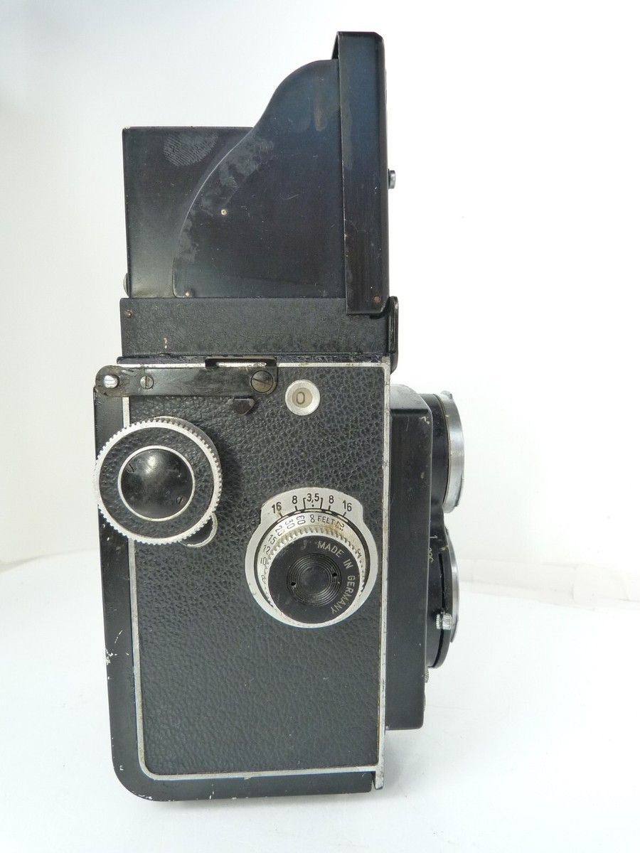 VINTAGE Rolleicord III T. Lens Reflex Camera with Schneider Xenar