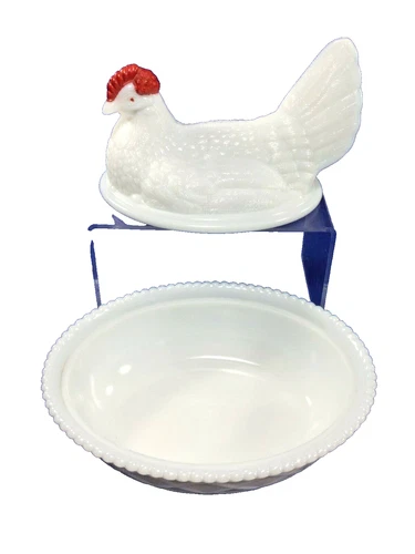 Vintage, Westmoreland White Hen on a Nest Covered Dish, 7 3/8" x 6" x 6"