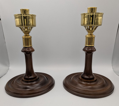 A set of 2 Williamsburg Restoration CW-16-80 Candle Holders -Pretty rare find