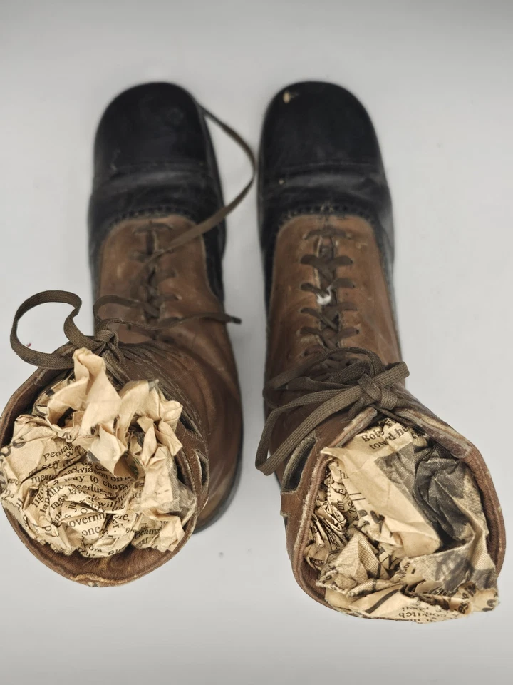 Botas victorianas antiguas de cuero para mujer 8,25 pulgadas de largo 7 pulgadas de alto dos tonos Foto 2 de 4