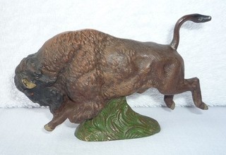 Wildwest Figur aus Masse : rennender Bison von LINEOL