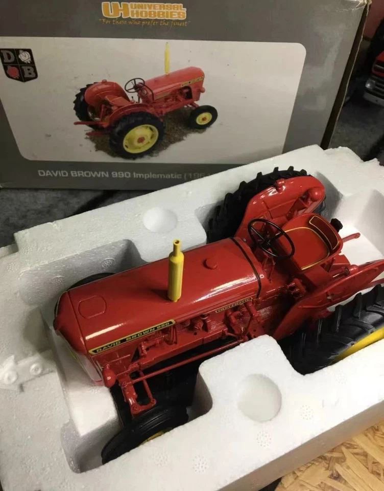 UH Universal Hobbies 4997 David Brown 990 lmplematic(1961) - Image 4 of 4