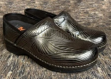 Dansko XP 39 Slip On Comfort Nurse Shoes Work Clogs Brown Bronze Women’s 8.5/9