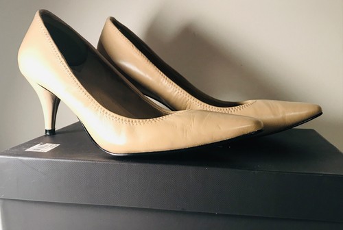 TAHARI Brett Leather Pumps, Pointed Toe 