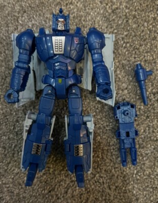 Transformers Titans Return SCOURGE Deluxe Fracas Generations