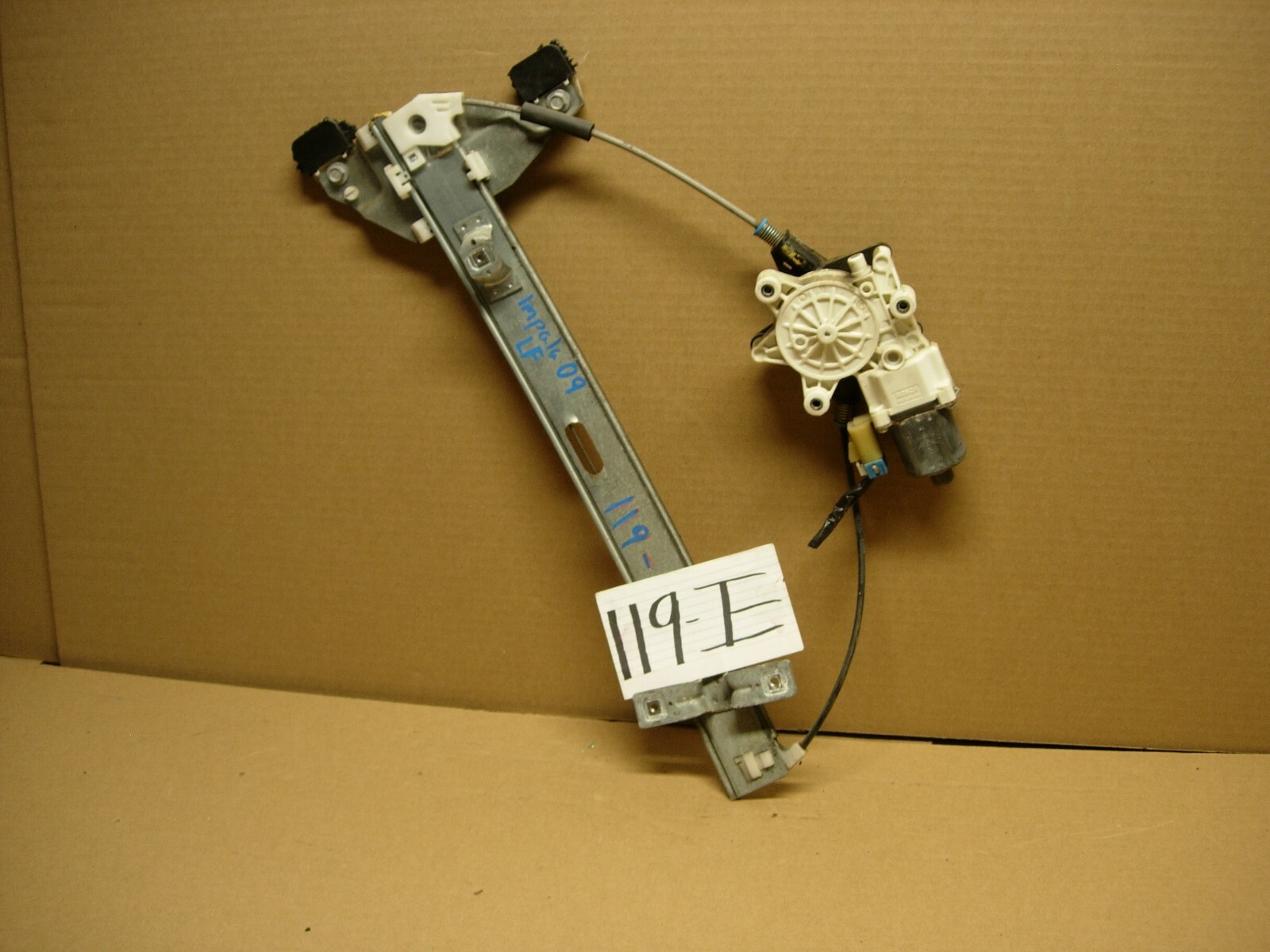 06 07 08 09 10 11 12 Impala Front Driver Side Window Regulator W/ Motor #119-E