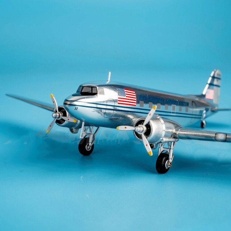 1:200 Geminijets Pan Am Douglas DC-3C Passenger Airplane