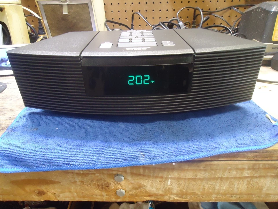 BOSE WAVE AWRC-1G GRADO A ESTADO. /CD/AM/FM/AUX/CON NUEVO MANDO A DISTANCIA BOSE Y ANTENA Foto 3 de 4