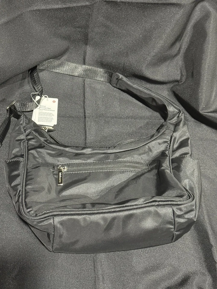 NEW Lululemon Pleated shoulder bag 4 L Black - Image 4 of 4
