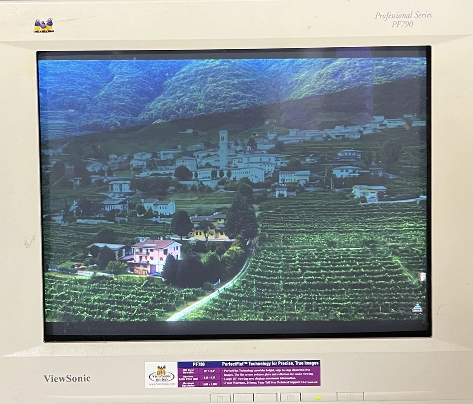 🖥️ ViewSonic PF790 19” CRT Monitor PerfectFlat – Works Great – Original Box 🎁 - Image 2 of 4