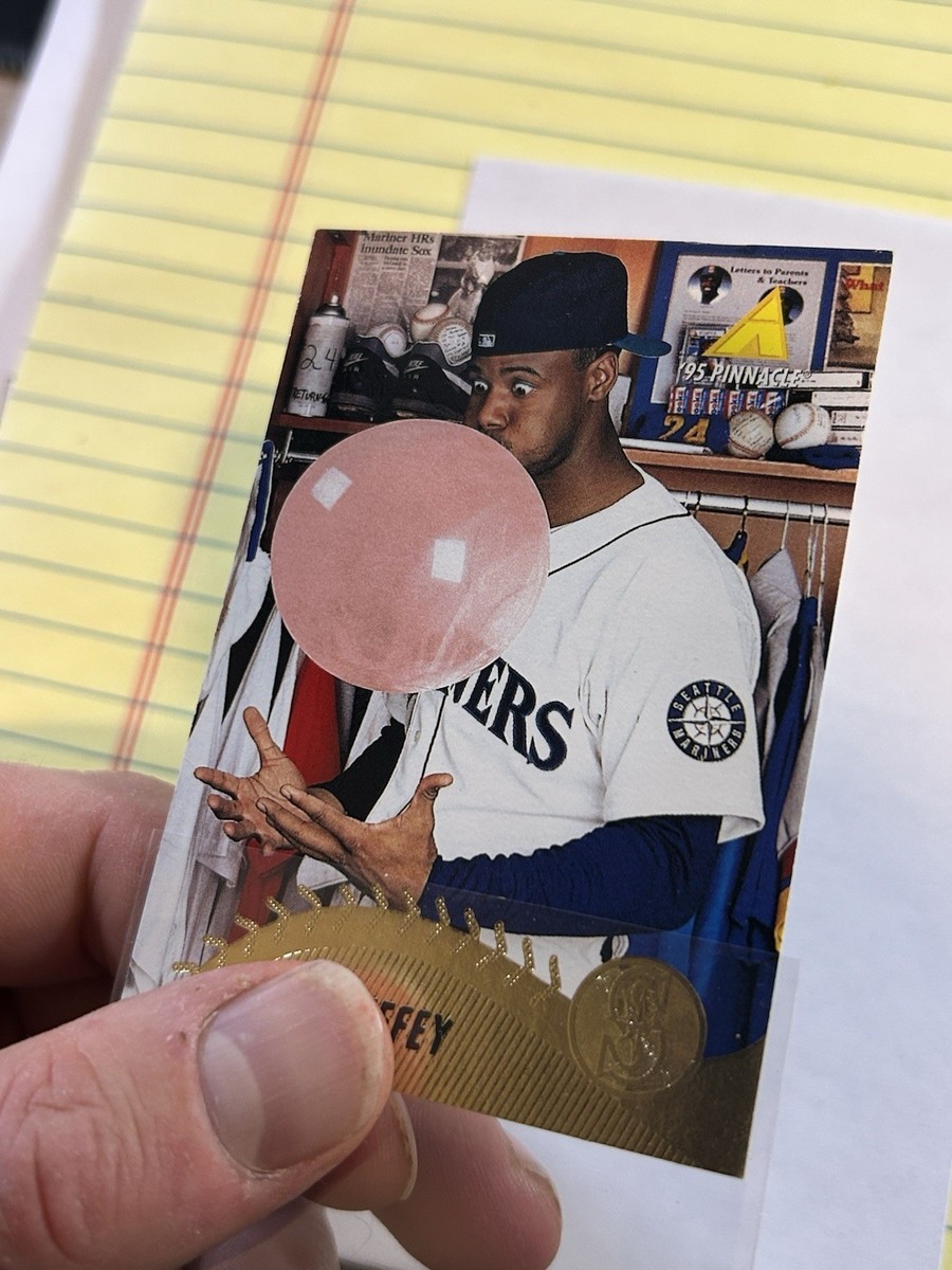 The 1995 Pinnacle KEN GRIFFEY JR #128 Bubble Gum Iconic Card