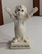 VTG (1970) Russ Berrie & Co. “I LOVE YOU THIS MUCH” Statue 6.25”