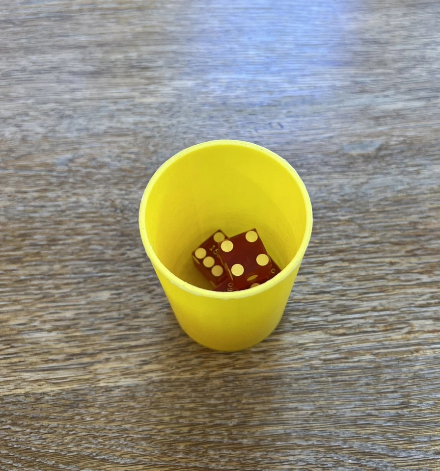 Profi Größe Würfel Stapelbecher 4 Würfel Kapazität Straight Taper Trick Shots - Bild 2 von 2