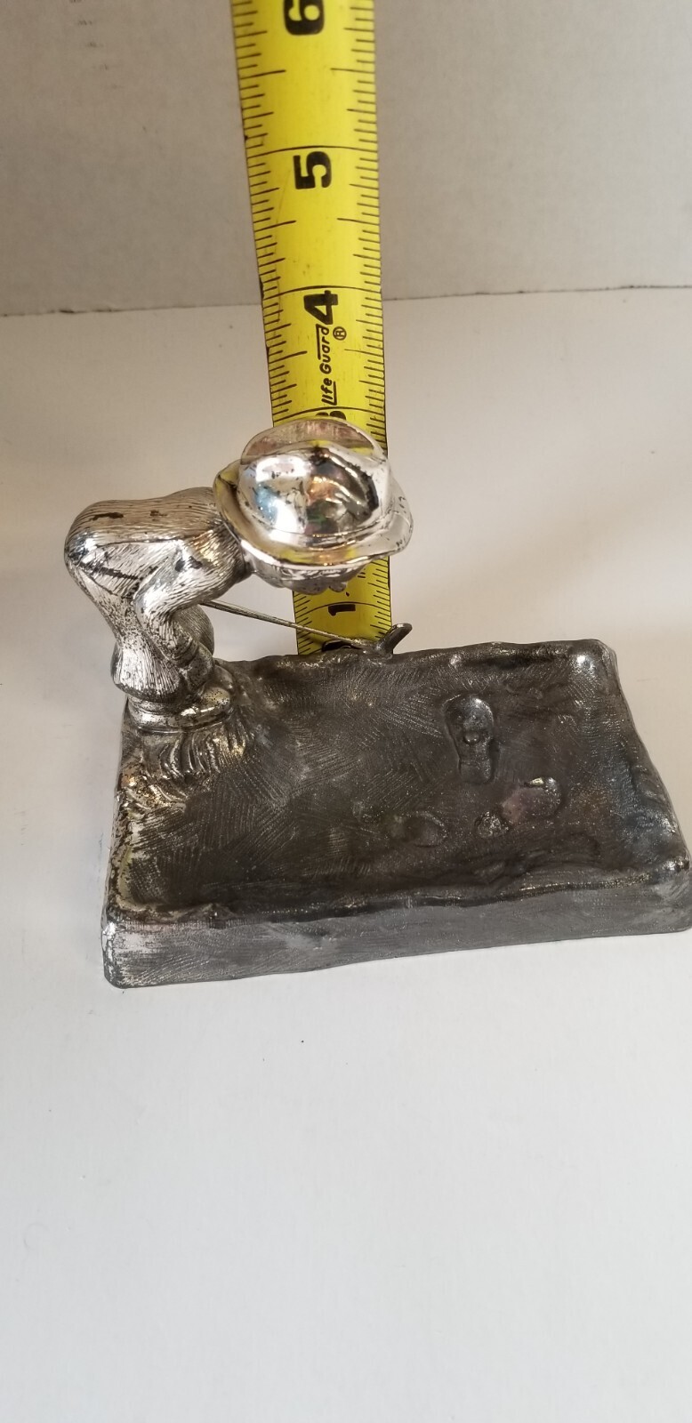 VINTAGE  (1960s) GOLFER IN SAND TRAP  PEWTER ASH TRAY golf gift idea paperweight