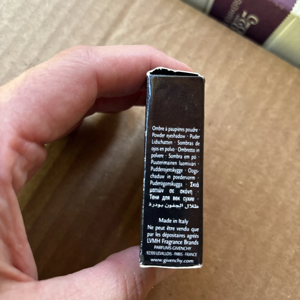 Givenchy Ecrin Prive Mat & Sequined Shadows Private Felted Nudes 4x0.5g - Image 4 of 4